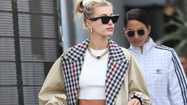 Hailey Baldwin Reveals Toned Abs In Crop Top, Jewels & Jeans Days Before Justin Bieber Wedding