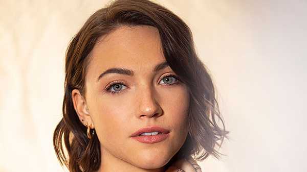 ‘God Friended Me’s Violett Beane: Cara Will Be ‘Finding Her Purpose’ In Paris & More In Season 2