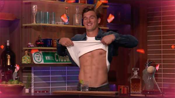 ‘Bachelorette’ Star Tyler Cameron Shows Off His Incredible 6-Pack Abs On ‘WWHL’ — Video