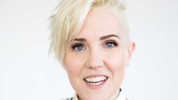 Hannah Hart Spices Up Your Holidays With New Cookbook ‘My Drunk Kitchen Holidays’