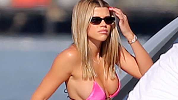 Sofia Richie Shows Off Her Amazing Curves In Hot Pink Bikini While Yachting With Scott Disick In Miami