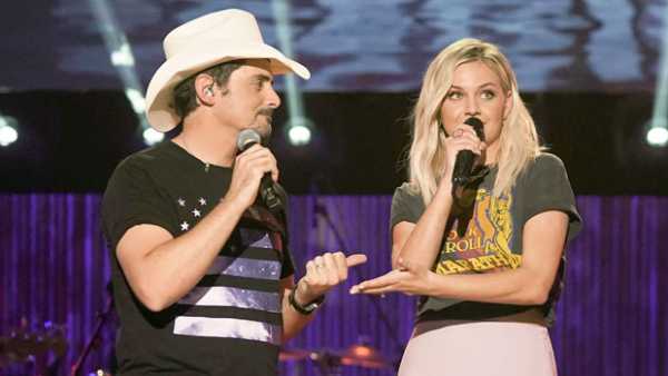 Kelsea Ballerini Shows Off Her Toned Legs In Pink Mini Skirt For Brad Paisley’s ABC Special