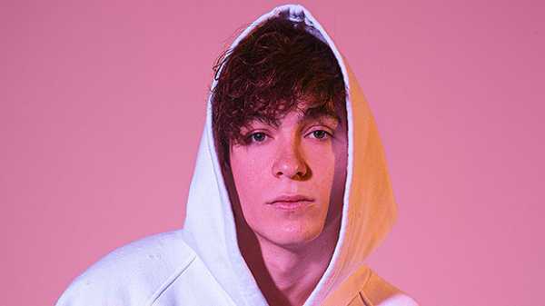 Julian Lamadrid Reveals How His ‘Mala Noche’ Project Is A Summary Of His Life, So Far