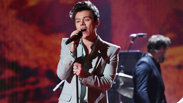 Harry Styles Covers One Direction’s ‘What Makes You Beautiful’ 8 Years Later & Fans Go Wild — Watch