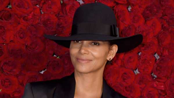 Halle Berry, 53, Goes Makeup Free On The Set Of ‘Bruised’ & Fans Rave Over Her Beauty