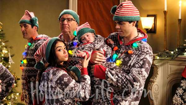 ‘Modern Family’ Photos: The Cast Gets Decked Out In Onesies For Final Christmas Episode