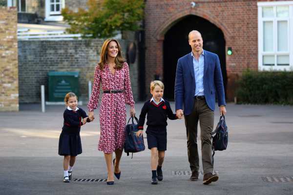 See Kate Middleton’s Christmas Card With George, Charlotte, and Louis Family Portrait