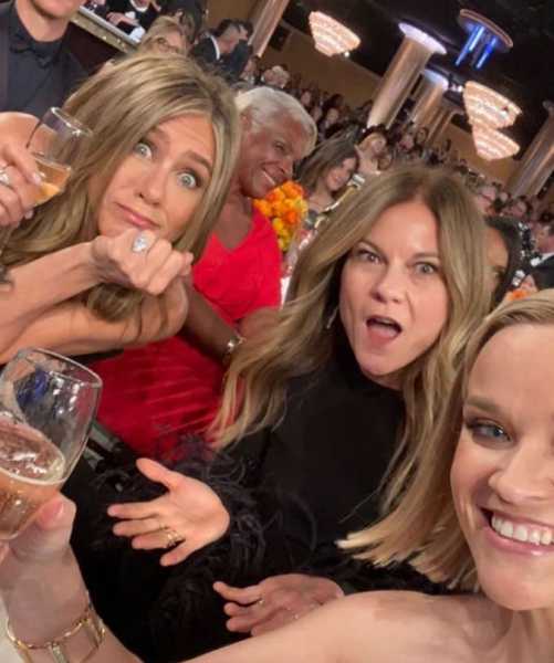 Jennifer Aniston Said Reese Witherspoon Asked Beyoncé to Give Them a Glass of Their Champagne