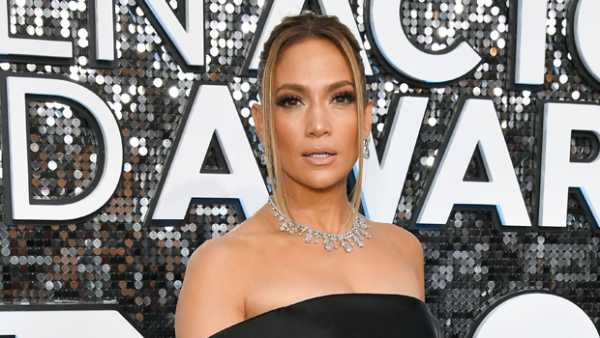 Jennifer Lopez Looks Sleek At The SAGs & Cuddles Up To A.Rod On The Carpet