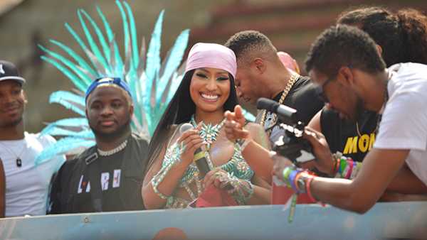 Nicki Minaj & Kenneth Petty Attend Trinidad Carnival & Cozy Up — Watch