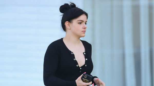 Ariel Winter Rocks Plunging Top & Goes Makeup-Free On Outing As Luke Benward Romance Heats Up