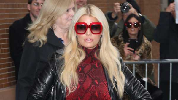 Jessica Simpson’s Book Tour Press Looks: Snakeskin Dress & More Of Her Fabulous Outfits