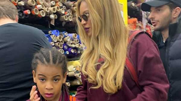 Beyonce & Blue Ivy, 8, Twin In Matching Ivy Park Outfits On Shopping Date — Pic