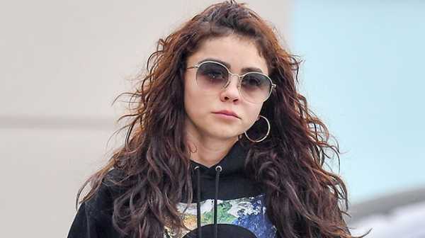 Sarah Hyland Spotted In Rare Sighting With Her Gorgeous Long Naturally Curly Hair — New Pic