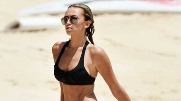 Paulina Gretzky Rocks A Bikini & Shows Off Dance Moves On A Boat In New TikTok video