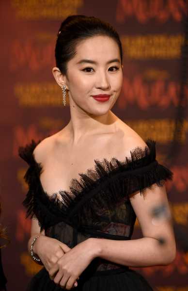 Liu Yifei Wears Black Gown for Mulan’s London Premiere – Mulan Release Delayed