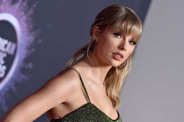 Taylor Swift Urged Tennessee Leaders To Remove Its Racist Statues In an Emotional Instagram Post