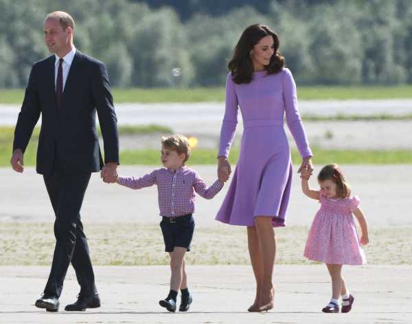 See the New Photo of Prince George and Princess Charlotte Volunteering With William