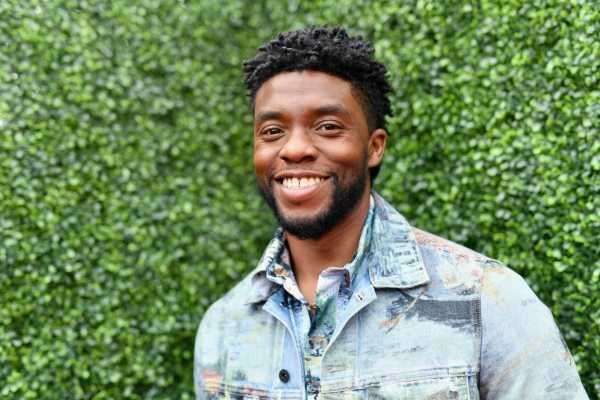 Chadwick Boseman Dies at 43 | Fans Pay Tribute to Black Panther Star