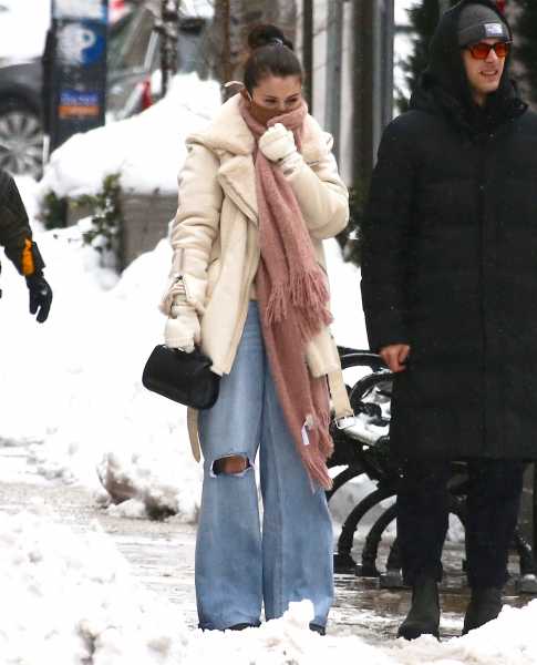 See Photos of Selena Gomez Walking Through New York City’s Snowstorm In Heels