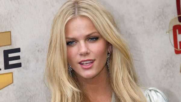 Brooklyn Decker, 33, Debuts Grey Hair & Admits She’s ‘Digging’ Her ...