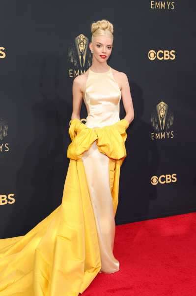 Anya Taylor-Joy Wears Dior Haute Couture Dress to 2021 Emmy Awards