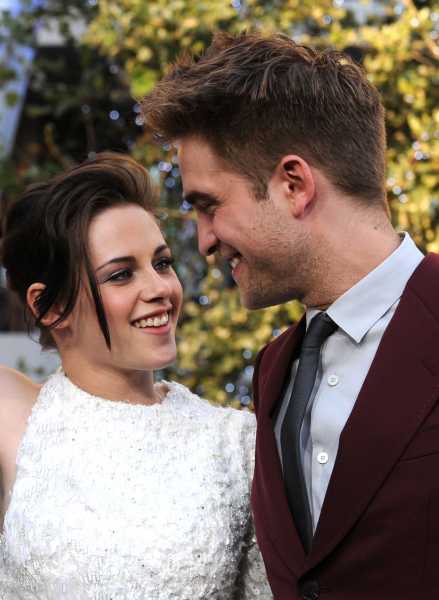 Kristen Stewart on Robert Pattinson and Their First ‘Twilight’ Meeting