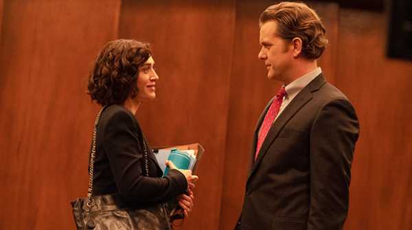 Joshua Jackson & Lizzy Caplan Get Wrapped Up In A Crazy Affair In ‘Fatal Attraction’ Teaser