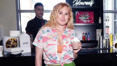 Rumer Willis Rocks Strapless Tube Top As She Enters Her ‘Hot Mom Thrist Trap Era’: Photo