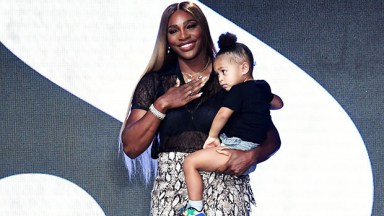 Pregnant Serena Williams Rocks Crop Top & Shorts For Cute New Selfie With Daughter Olympia, 5