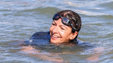 Paris Mayor Swims in the Seine to Prove It’s Clean for the Olympics