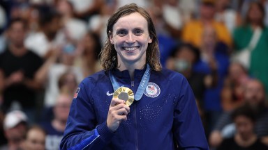 Katie Ledecky Wins 800m Freestyle at Olympics, Earning Her 9th Gold