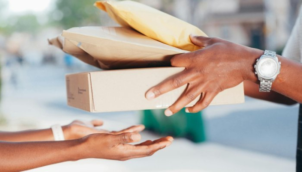 EU plans two-euro flat fee on small parcels from outside bloc