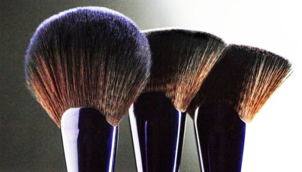 Makeup brush users call for more convenient cleaning solutions, survey finds