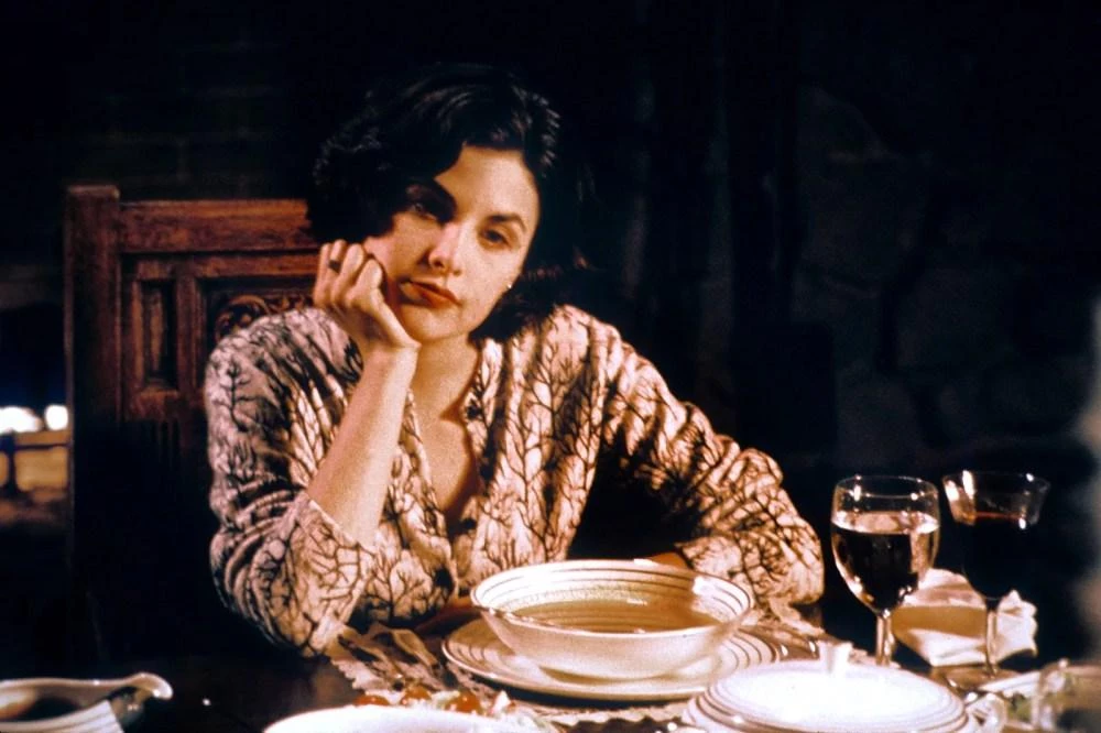 American noir: fashion in the TV series "Twin Peaks" by David Lynch2