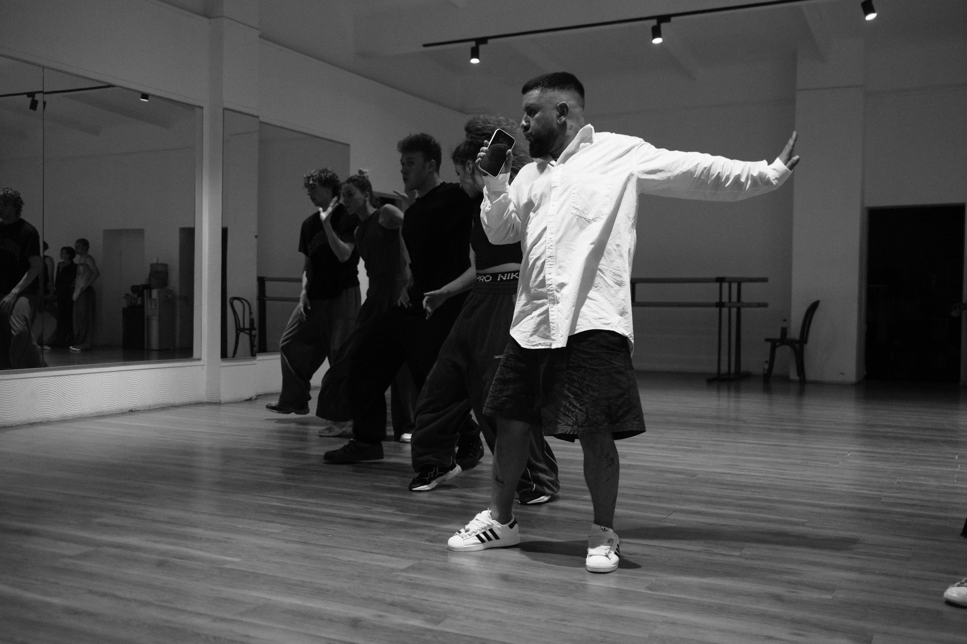 “The main goal is to want to get a little relief from the pain and darkness”: interview with MONATIK before the concert1