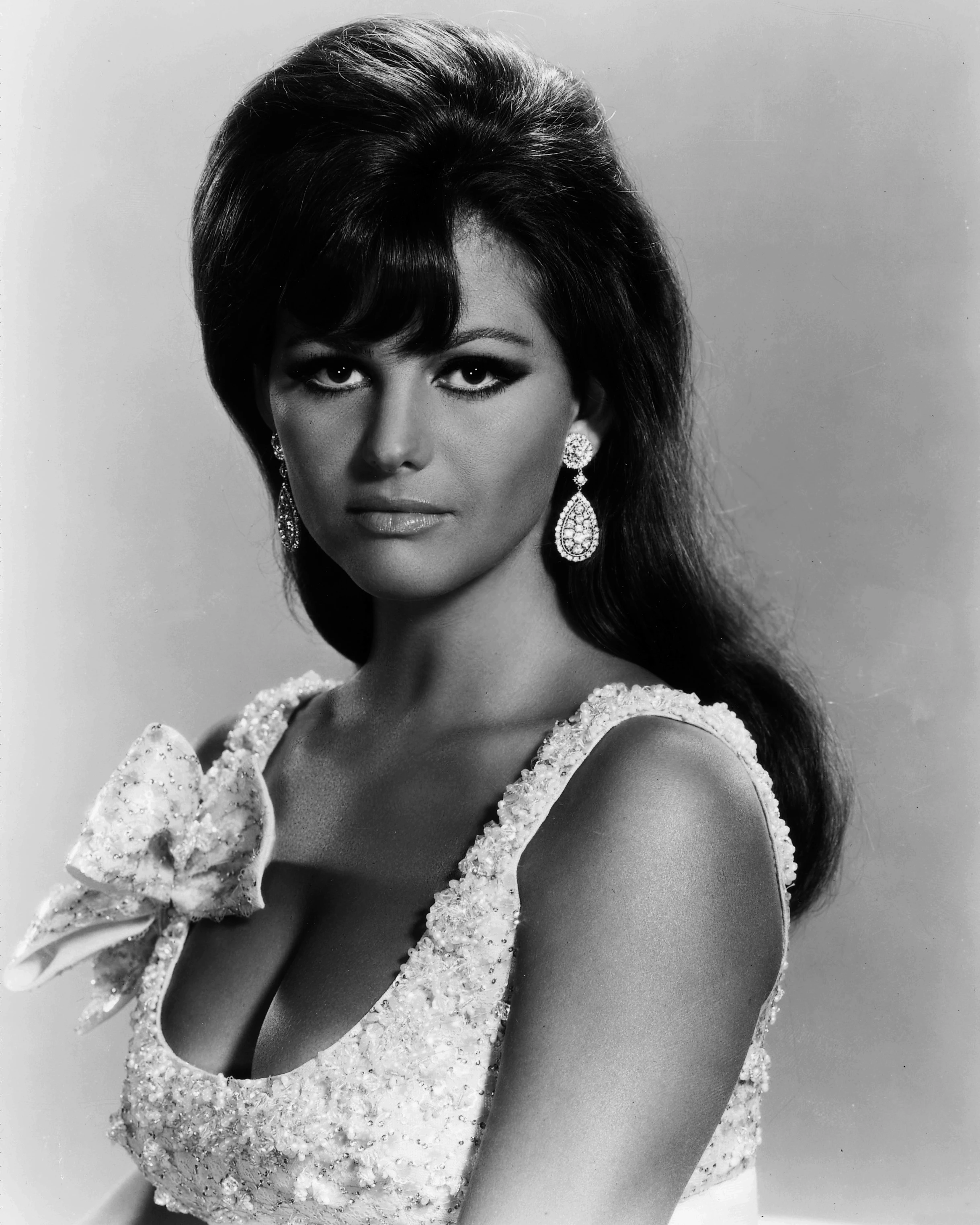 Eternal beauty: 25 archival photos of Claudia Cardinale19
