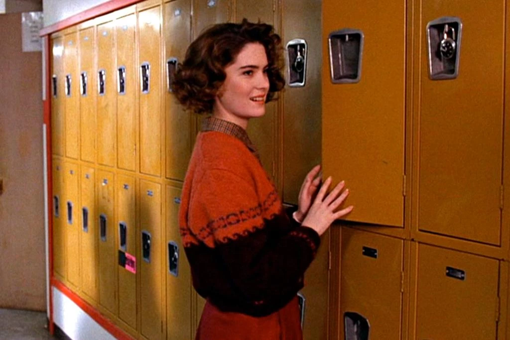 American noir: fashion in the TV series "Twin Peaks" by David Lynch8
