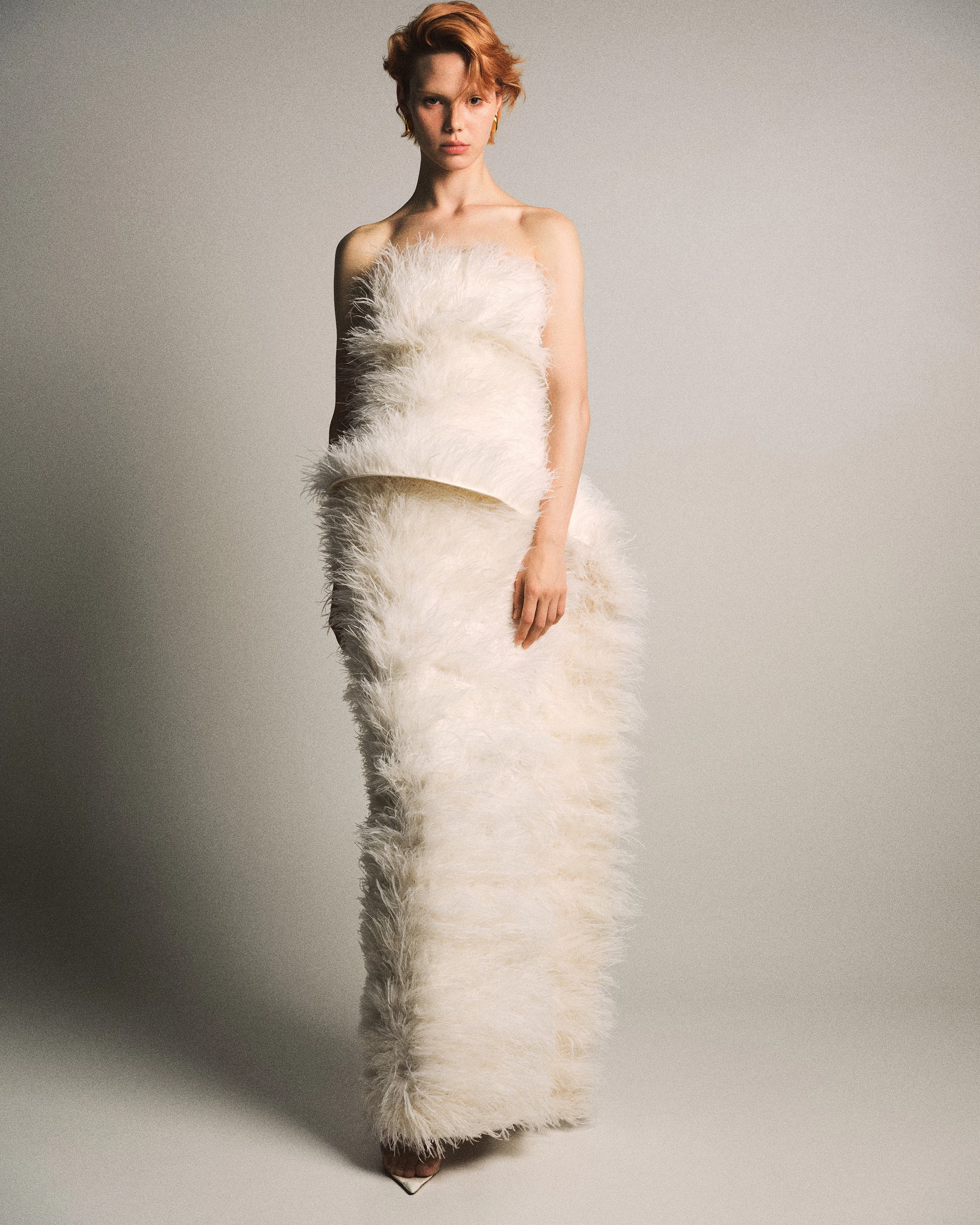 Model VIKA REZA, 25. Andreas Moskin cotton and polyester dress, Frolov leather mules1