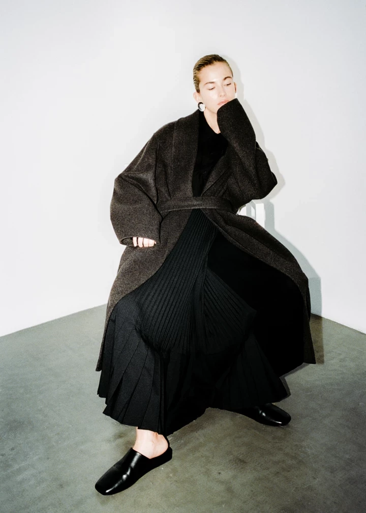 Essential Simplicity, Opulent Flourish: Beauty Styles Inspired by Classic Celine and The Row
3