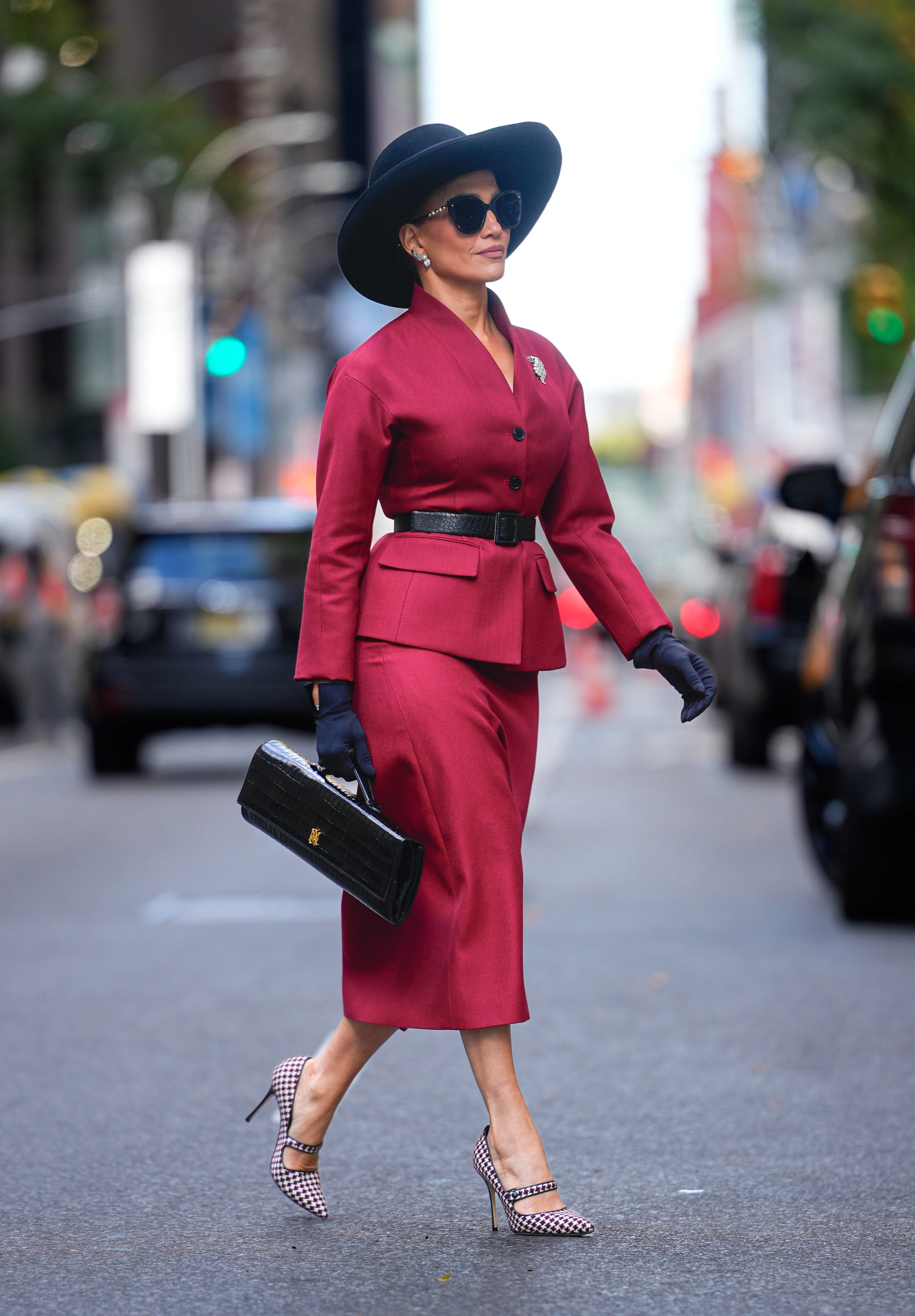 JLo Reigns Supreme as This Autumn's Most Stylish.
0