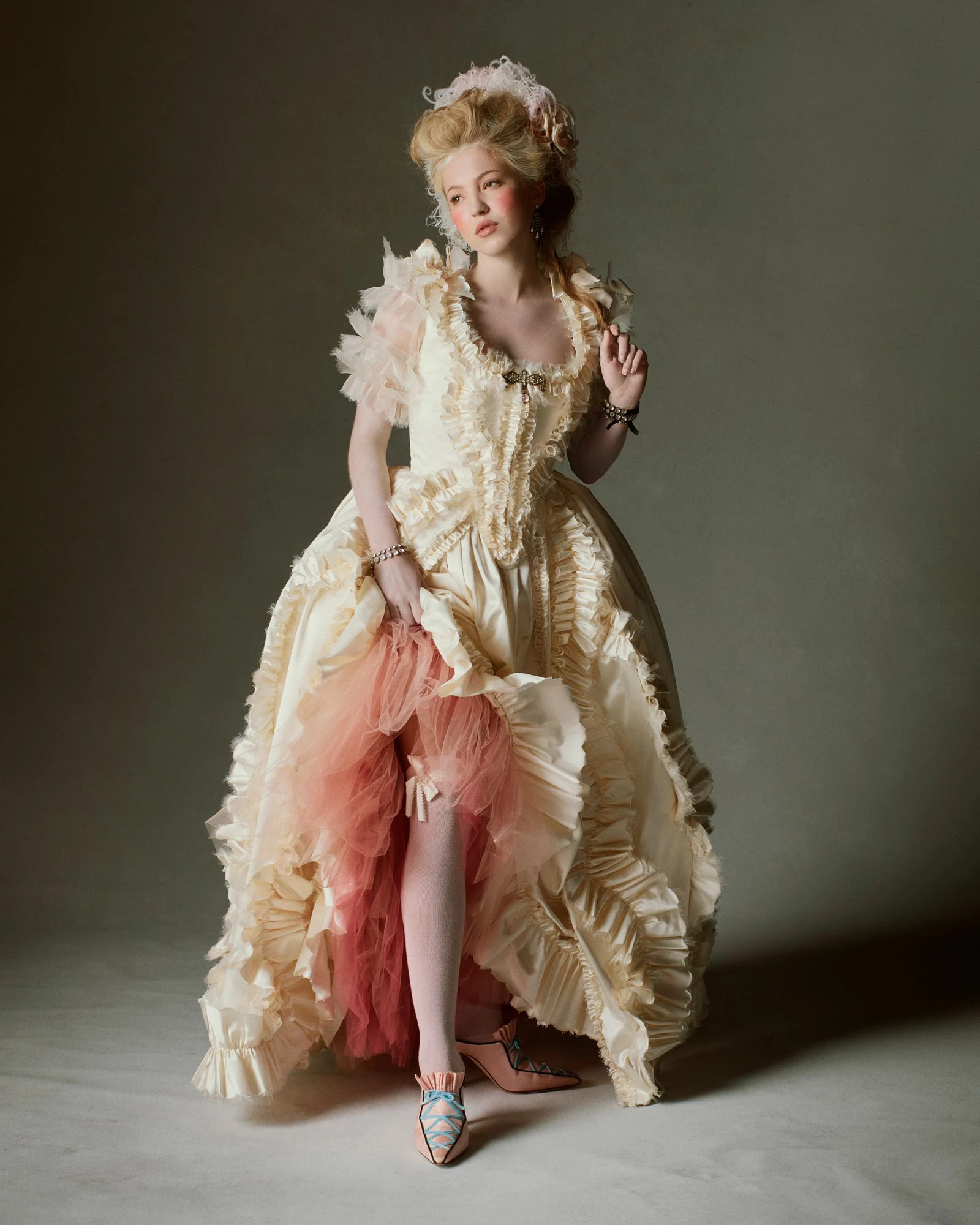 The image is from the film by Sofia Coppoli, created by Milena Canonero and created by Tirelli Costumes for Kirsten Dunst in the role of Queen Marie-Antoinette. Buzz – Manolo Blahnik2