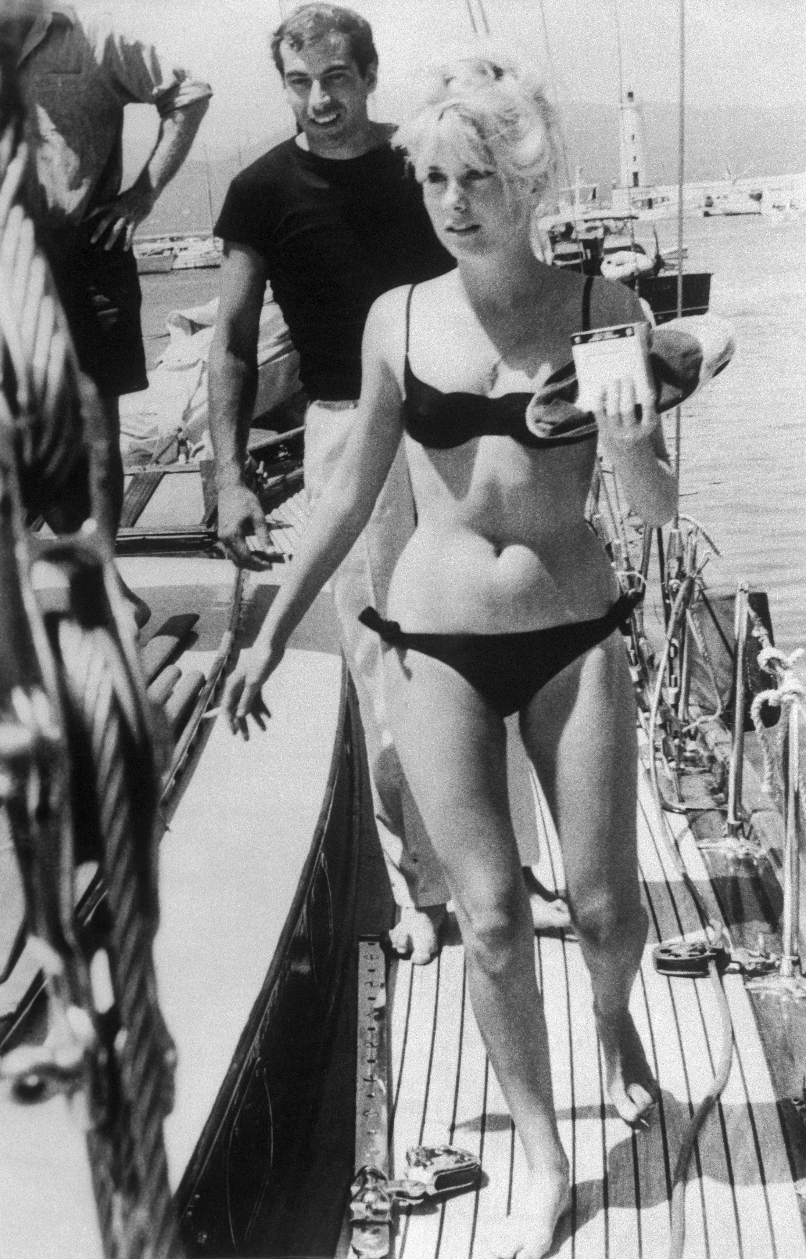 Misery: 25 unforgettable photos of Catherine Deneuve from the archives11