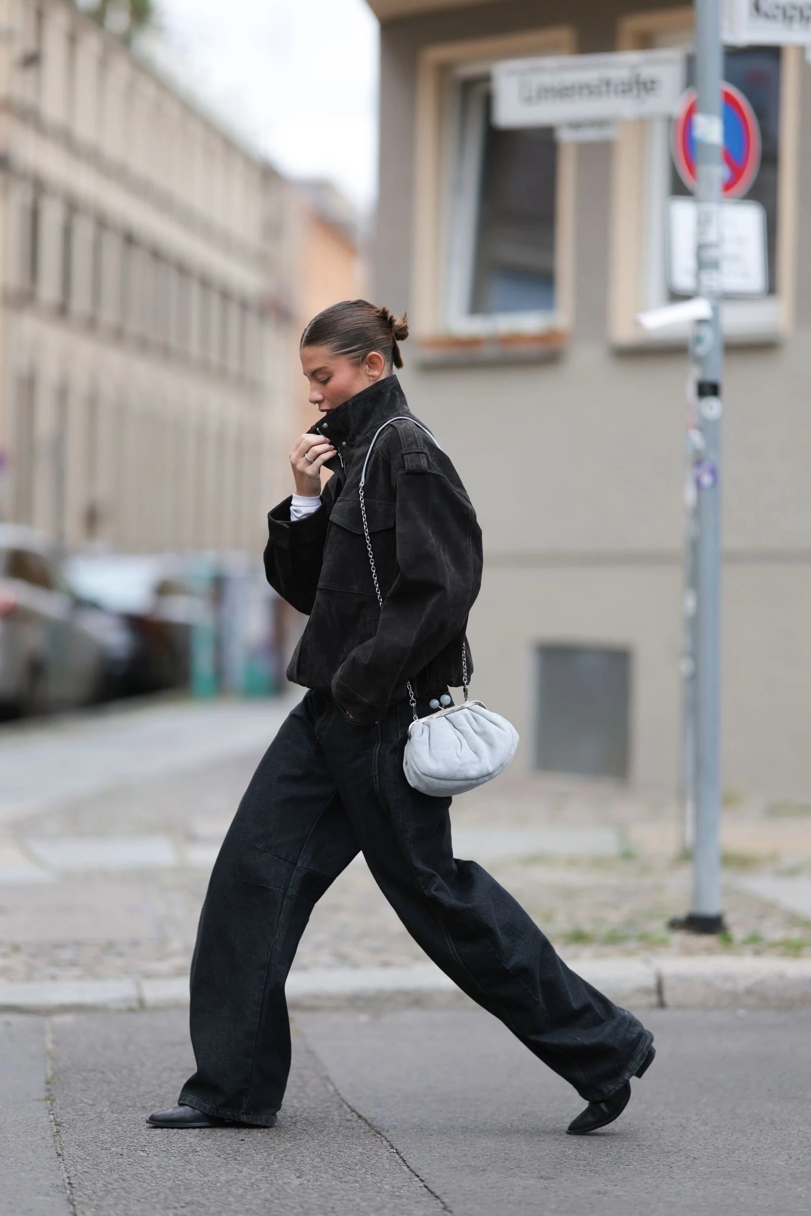 Stand-up Collar Jacket: Fall 2025's Top Outerwear Trend
6