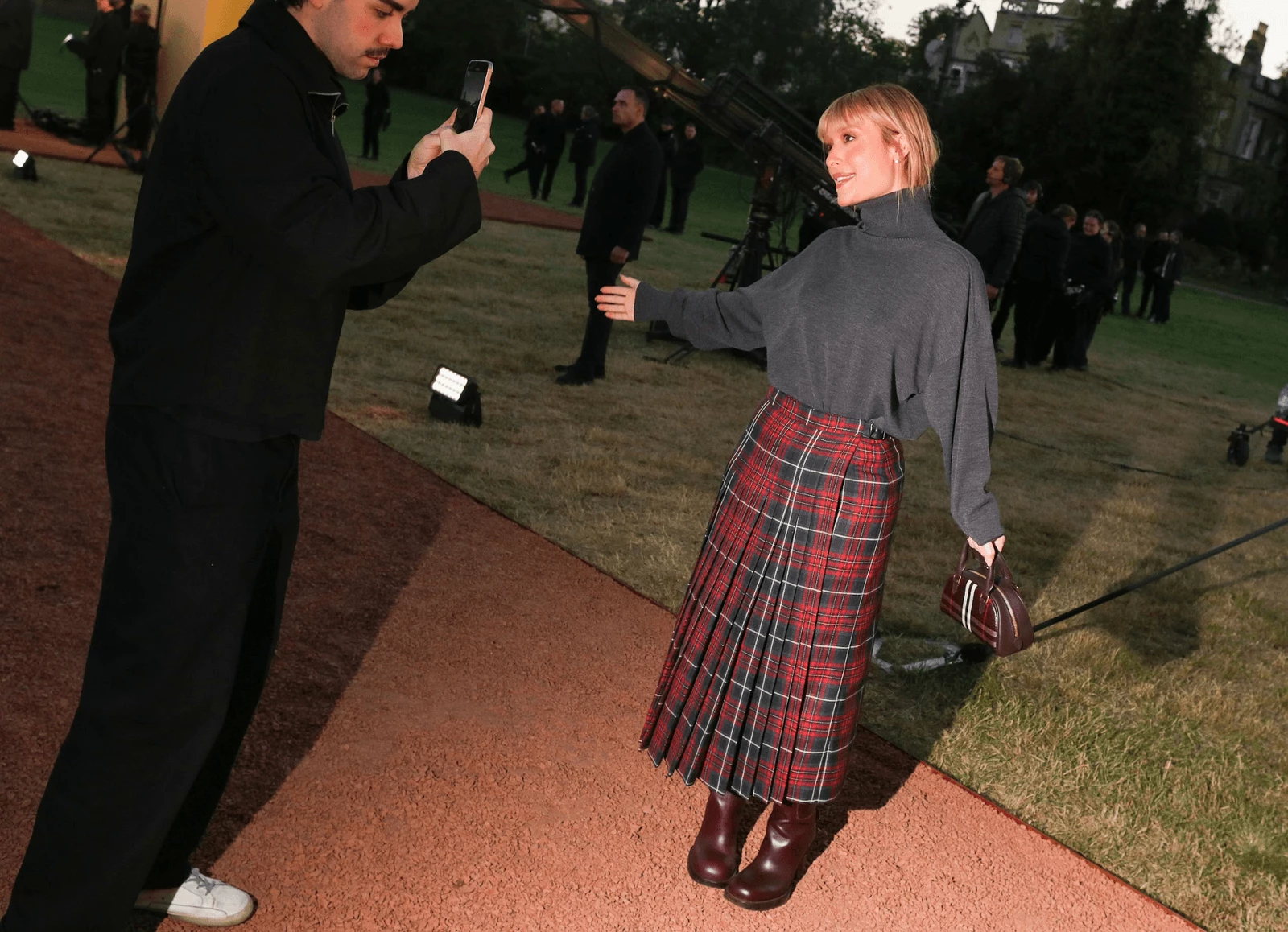 Fall/Winter '25/'26: Top 5 Street-Chic Skirt Trends
4