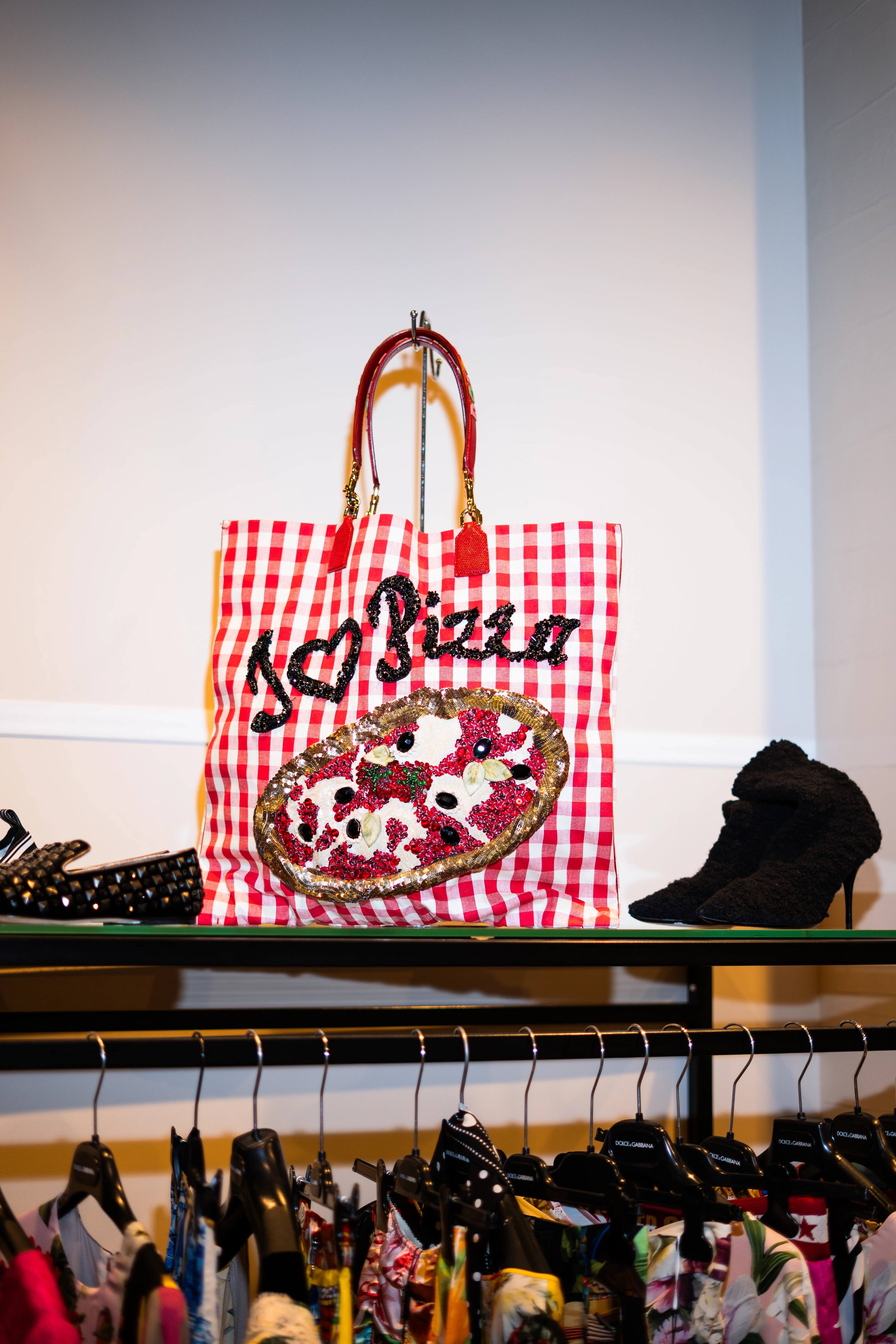 New Kyiv Spot: Retro Haven - Budget-Friendly High-End Goods Debut
5