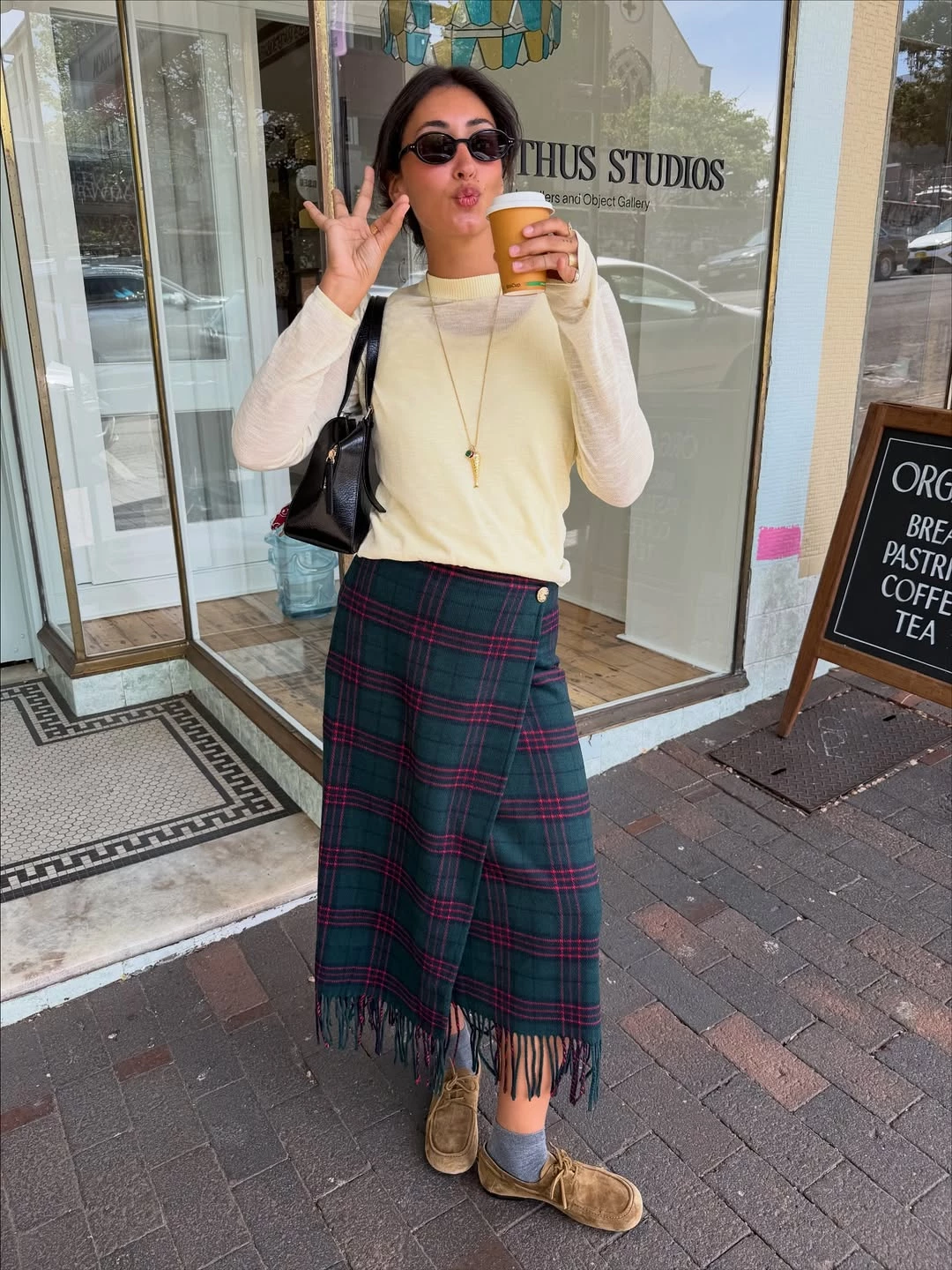 Instagram @barbarasantiago.r1