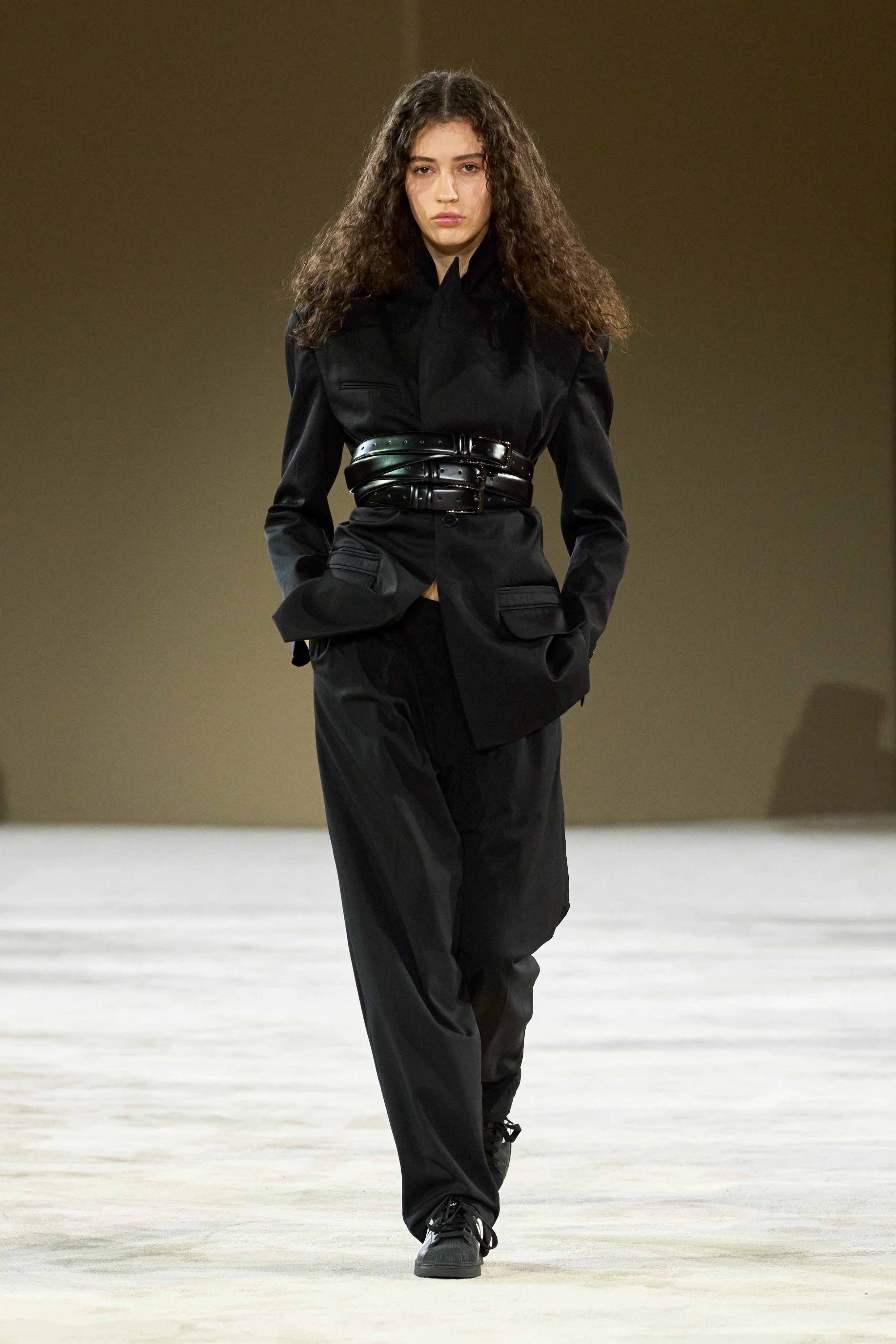 Bucharest Fashion Week Highlights: Ukrainian Talent, Landmark Venues, and Industry Outlook
7