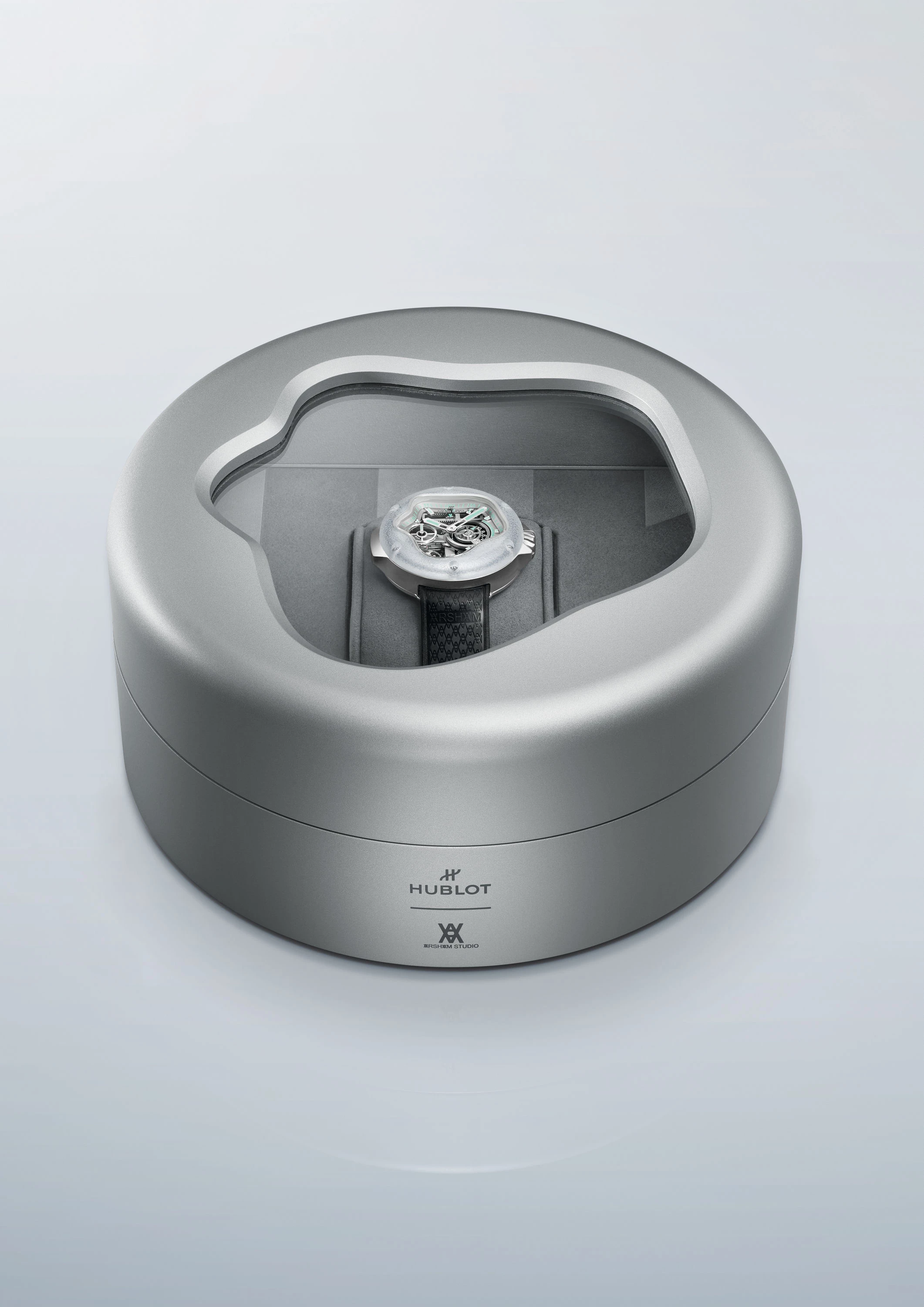 Hublot unveils a fresh timepiece crafted with artist Daniel Arsham.
6