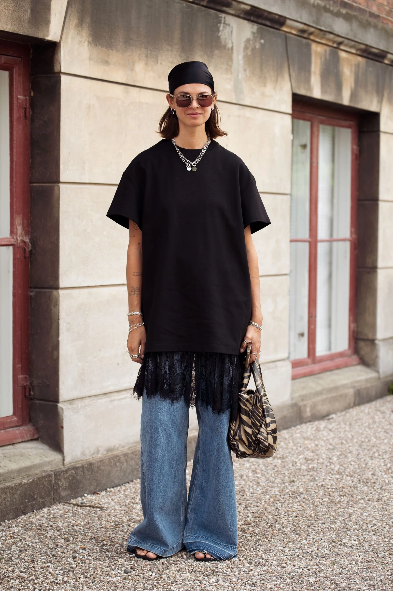 7 Chic Takes on Bell-Bottom Jeans This Autumn: 2025
5